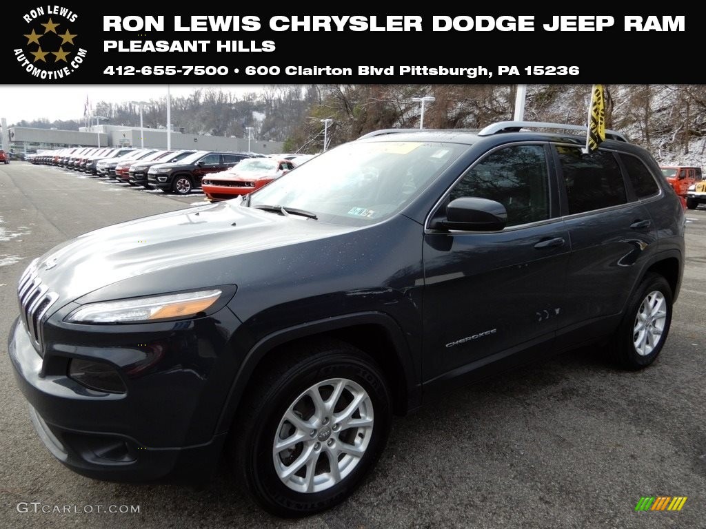 2018 Cherokee Latitude Plus 4x4 - Rhino / Black photo #1