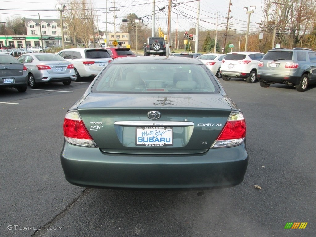 2006 Camry XLE V6 - Aspen Green Pearl / Stone Gray photo #7