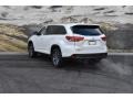 2019 Blizzard Pearl White Toyota Highlander SE AWD  photo #3