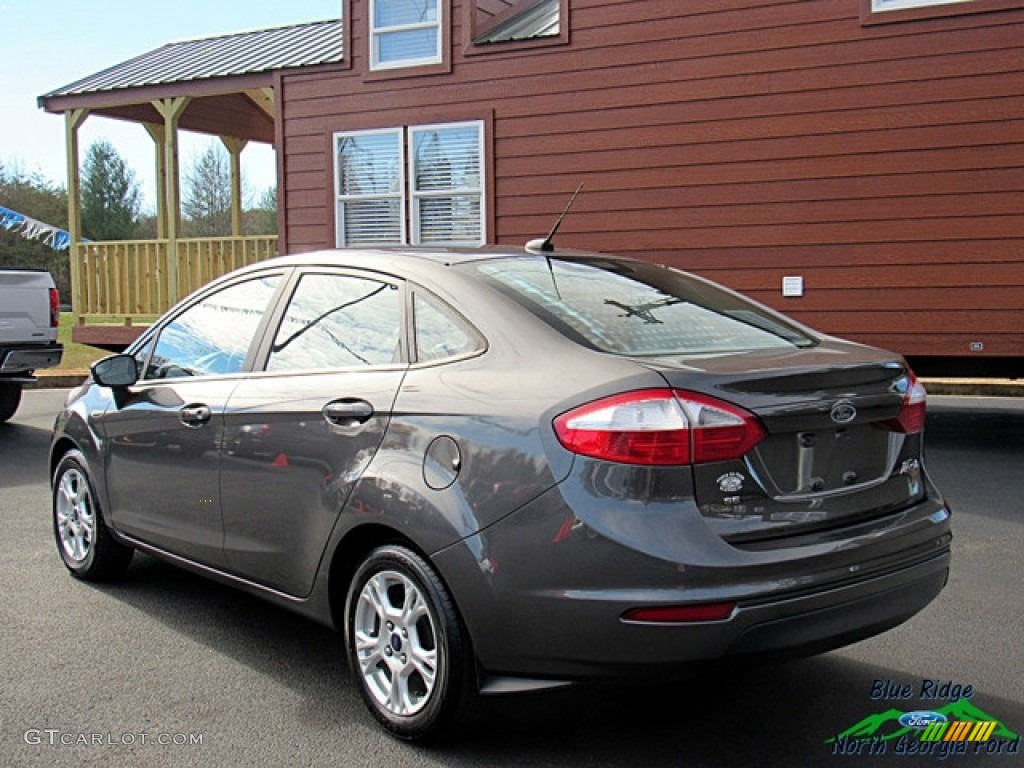 2016 Fiesta SE Sedan - Magnetic Metallic / Charcoal Black photo #3