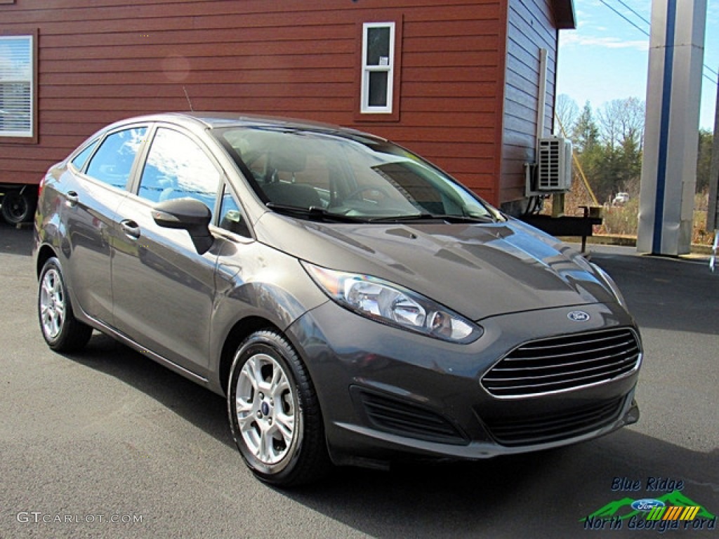 2016 Fiesta SE Sedan - Magnetic Metallic / Charcoal Black photo #7