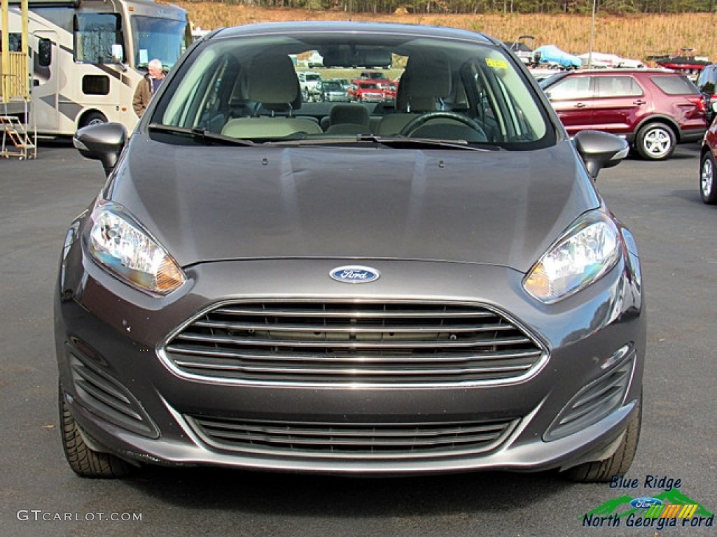 2016 Fiesta SE Sedan - Magnetic Metallic / Charcoal Black photo #8
