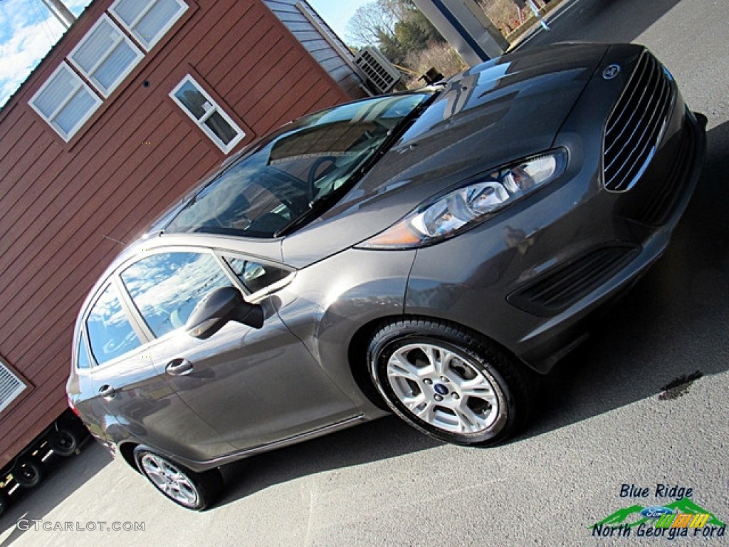 2016 Fiesta SE Sedan - Magnetic Metallic / Charcoal Black photo #30