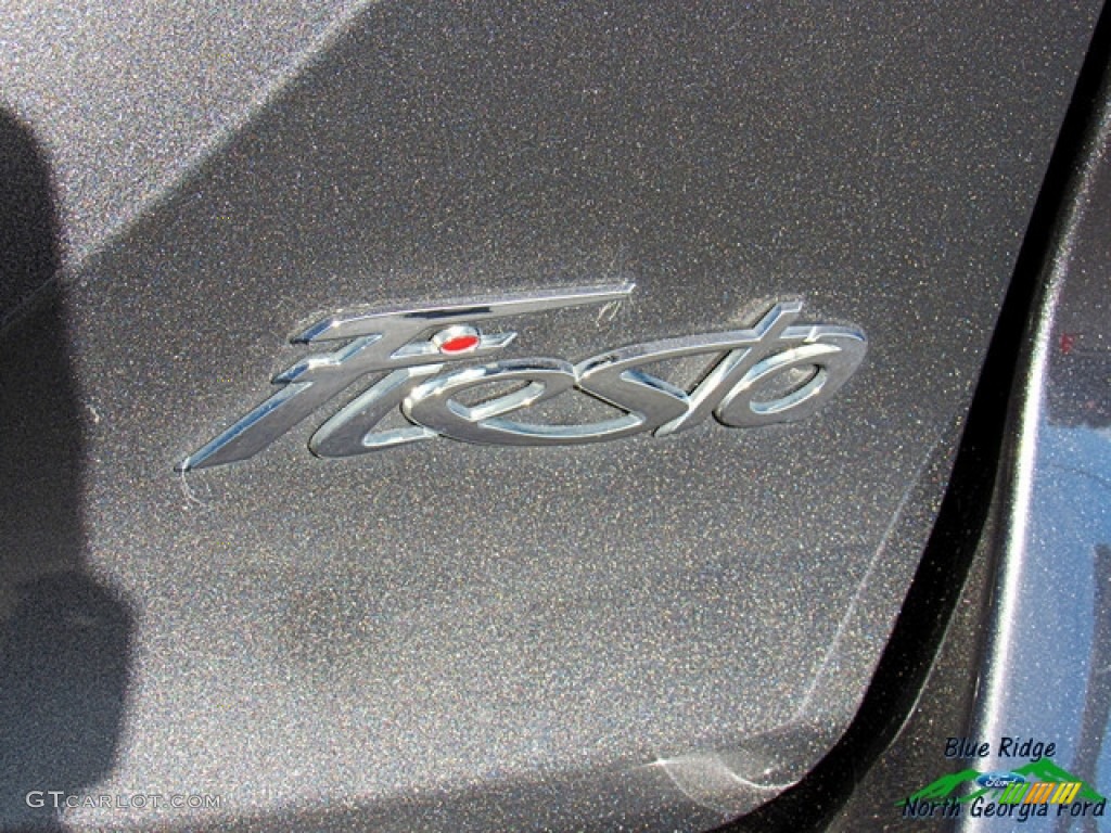 2016 Fiesta SE Sedan - Magnetic Metallic / Charcoal Black photo #34