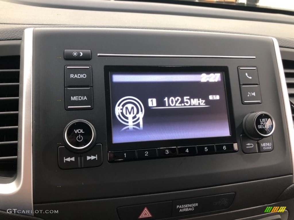 2019 Honda Ridgeline RTL AWD Controls Photo #130673783