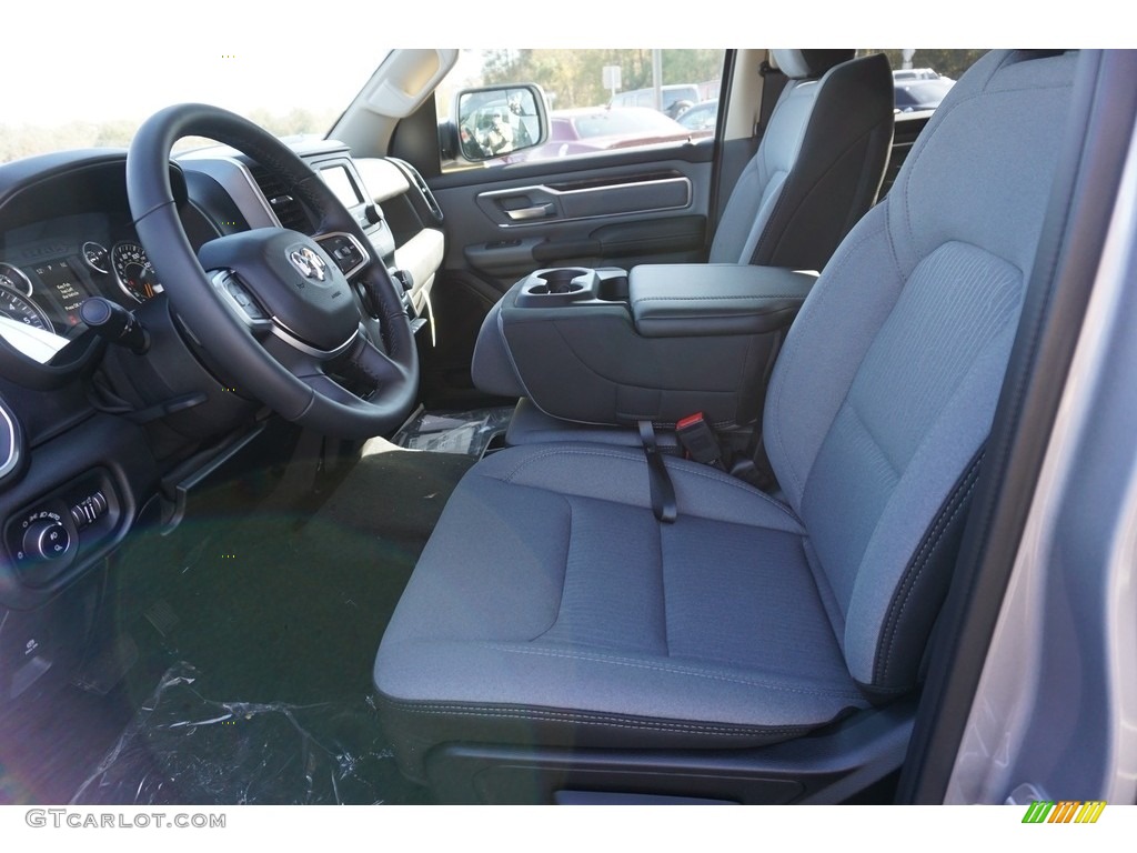2019 1500 Big Horn Crew Cab - Billett Silver Metallic / Black/Diesel Gray photo #5