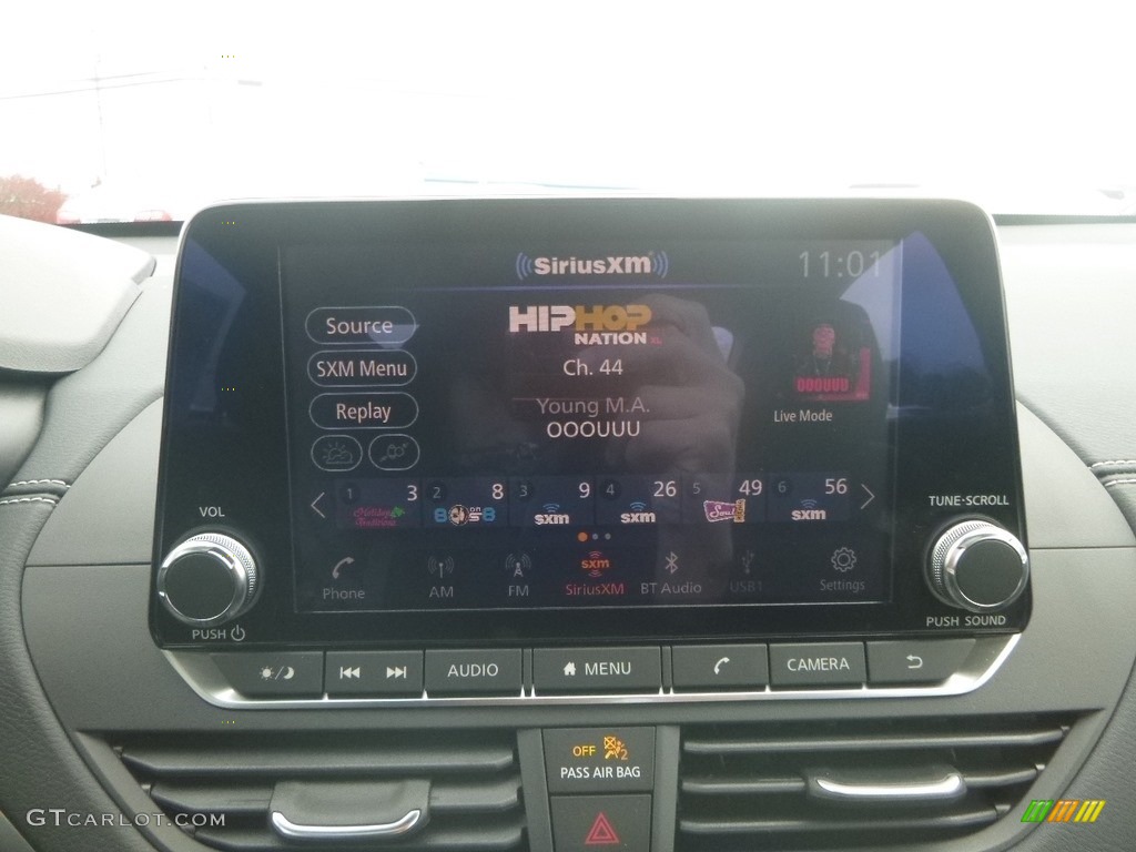 2019 Nissan Altima SV Controls Photo #130686327