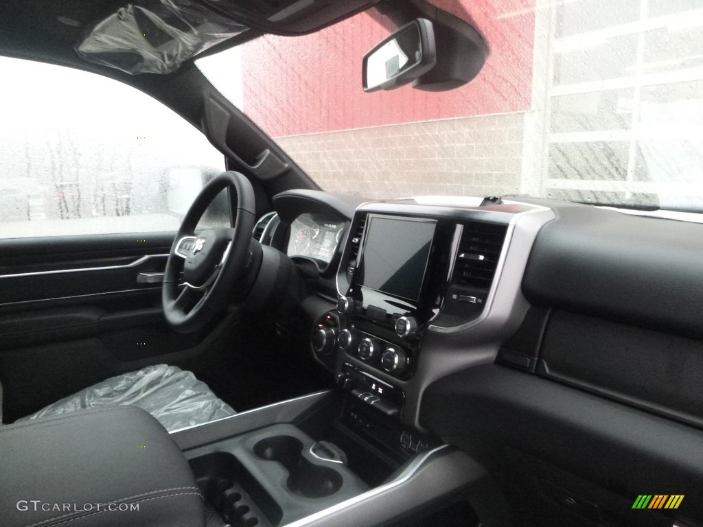 2019 1500 Big Horn Crew Cab 4x4 - Diamond Black Crystal Pearl / Black photo #11