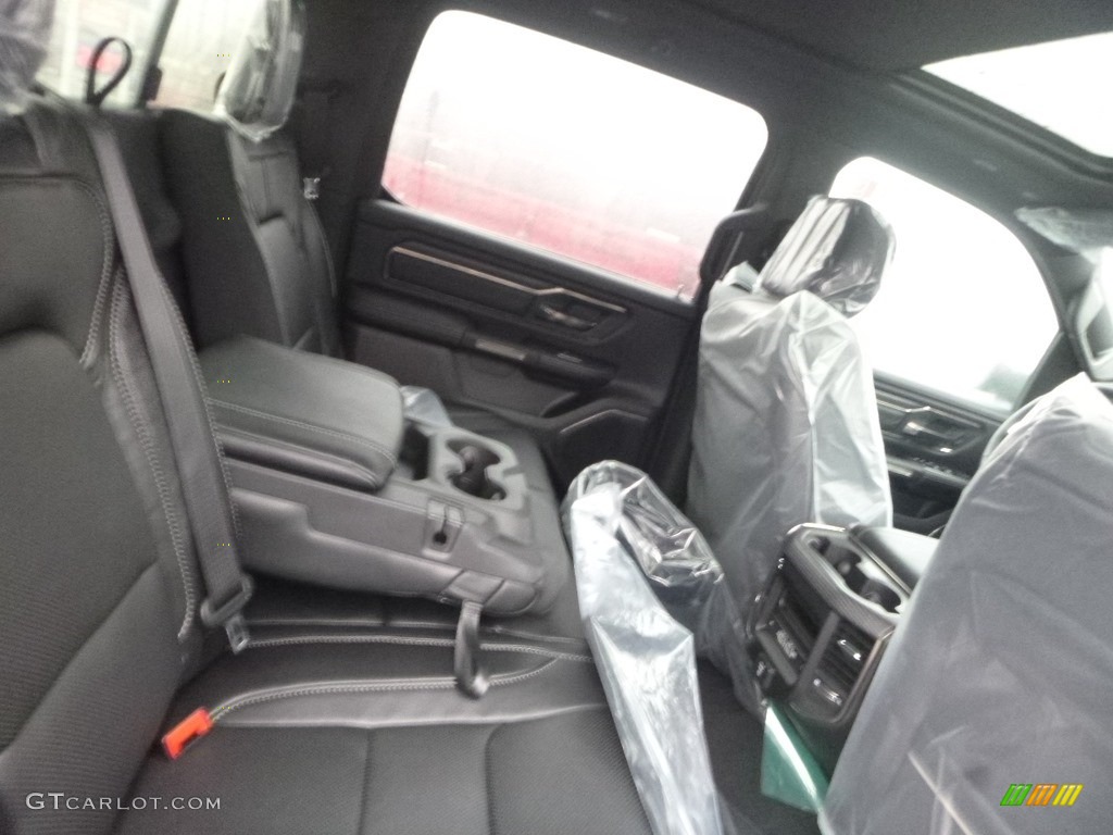 2019 1500 Limited Crew Cab 4x4 - Diamond Black Crystal Pearl / Black photo #13