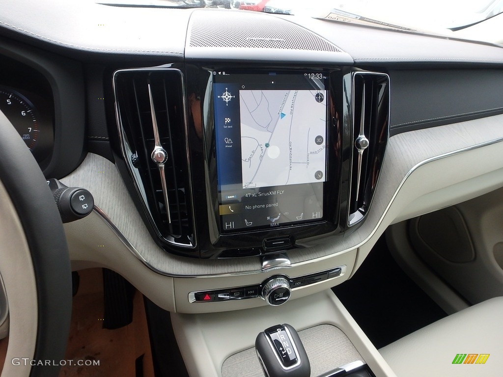 2019 Volvo XC60 T5 AWD Inscription Controls Photo #130687972