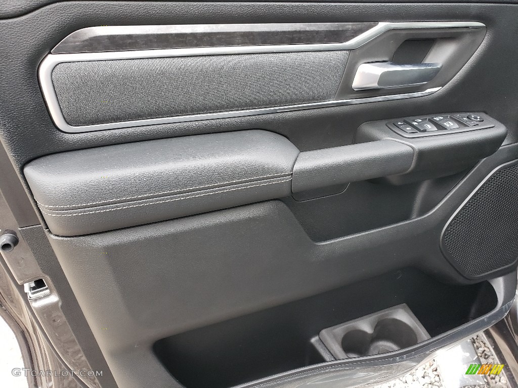2019 1500 Big Horn Crew Cab 4x4 - Granite Crystal Metallic / Black photo #8
