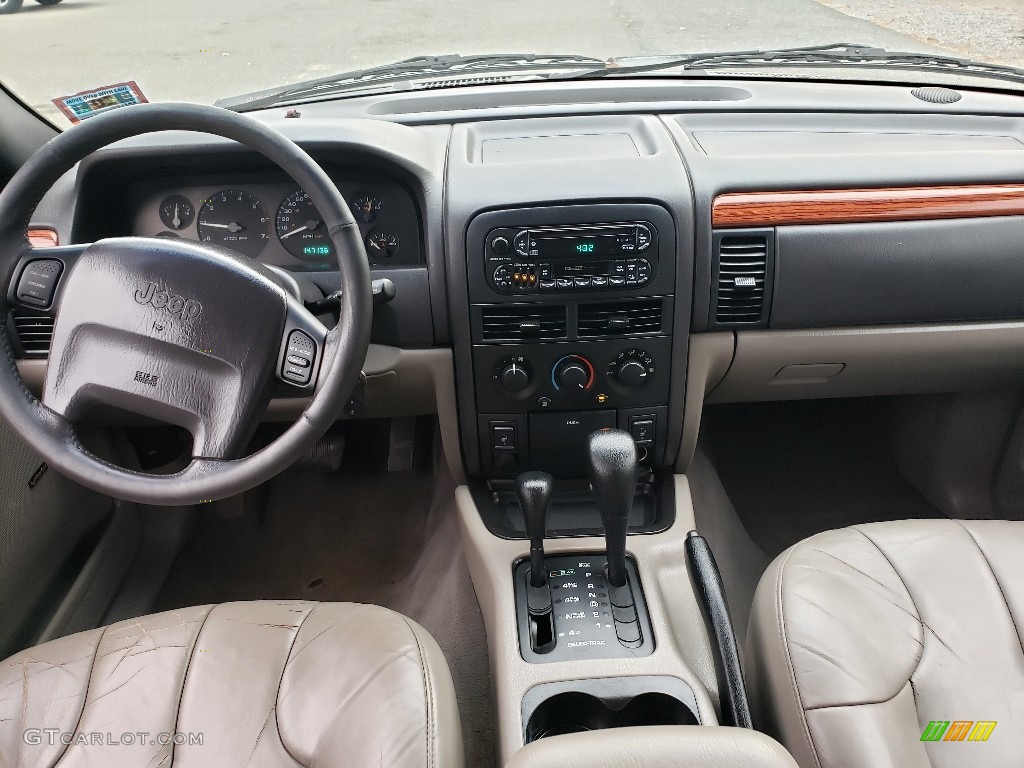 1999 Grand Cherokee Laredo 4x4 - Champagne Pearl / Taupe photo #17
