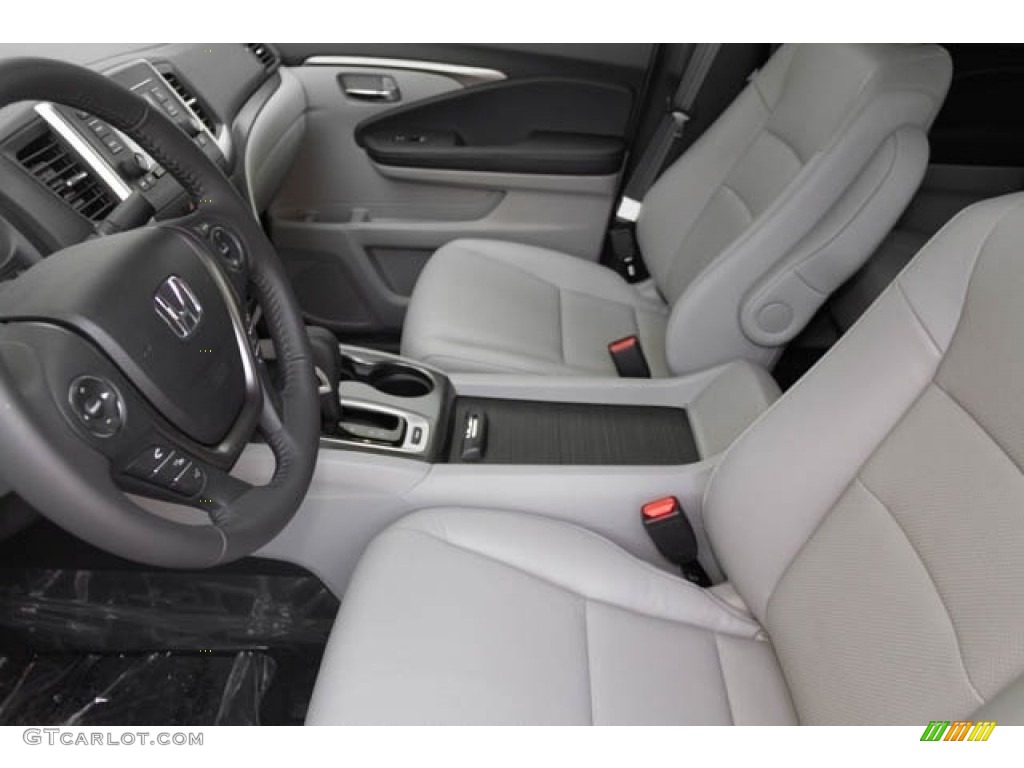 2019 Honda Ridgeline RTL Front Seat Photo #130691810