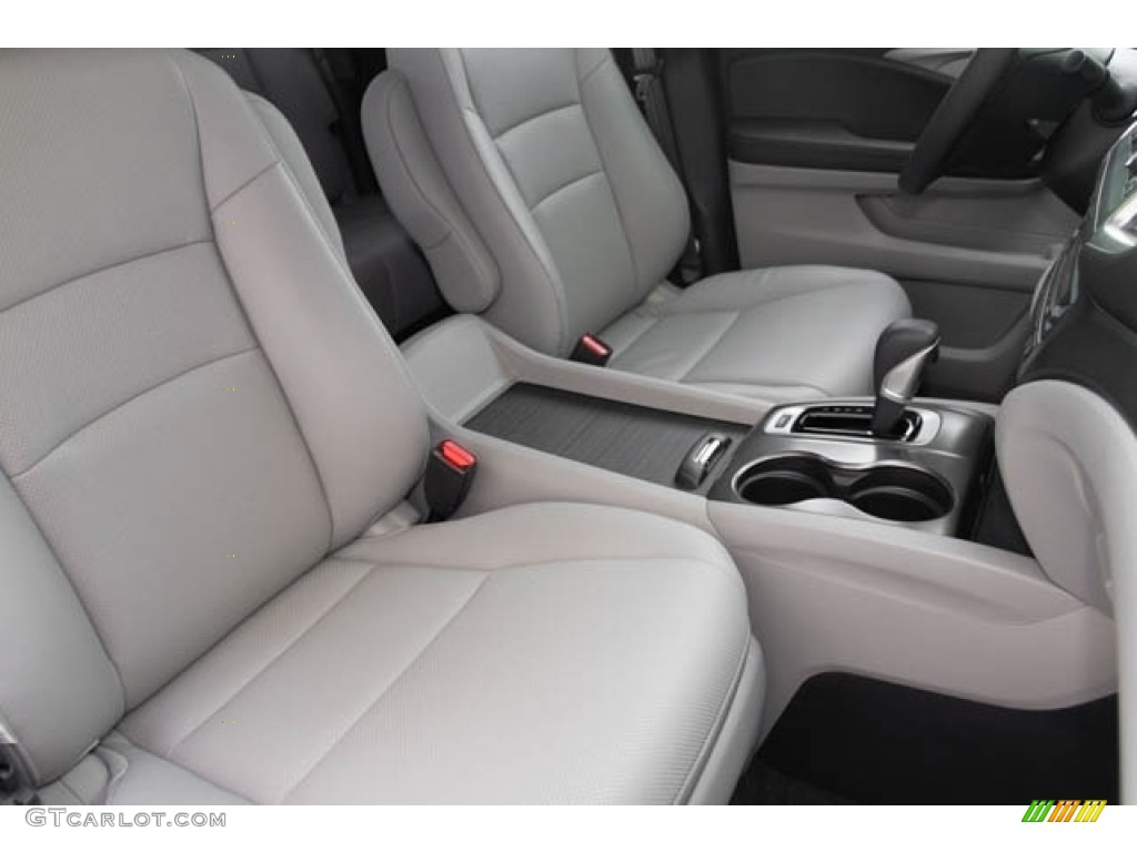2019 Honda Ridgeline RTL Front Seat Photo #130692064