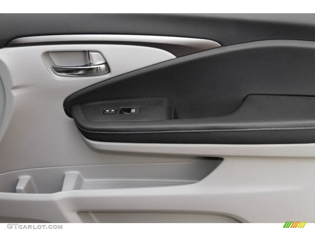 2019 Honda Ridgeline RTL Door Panel Photos