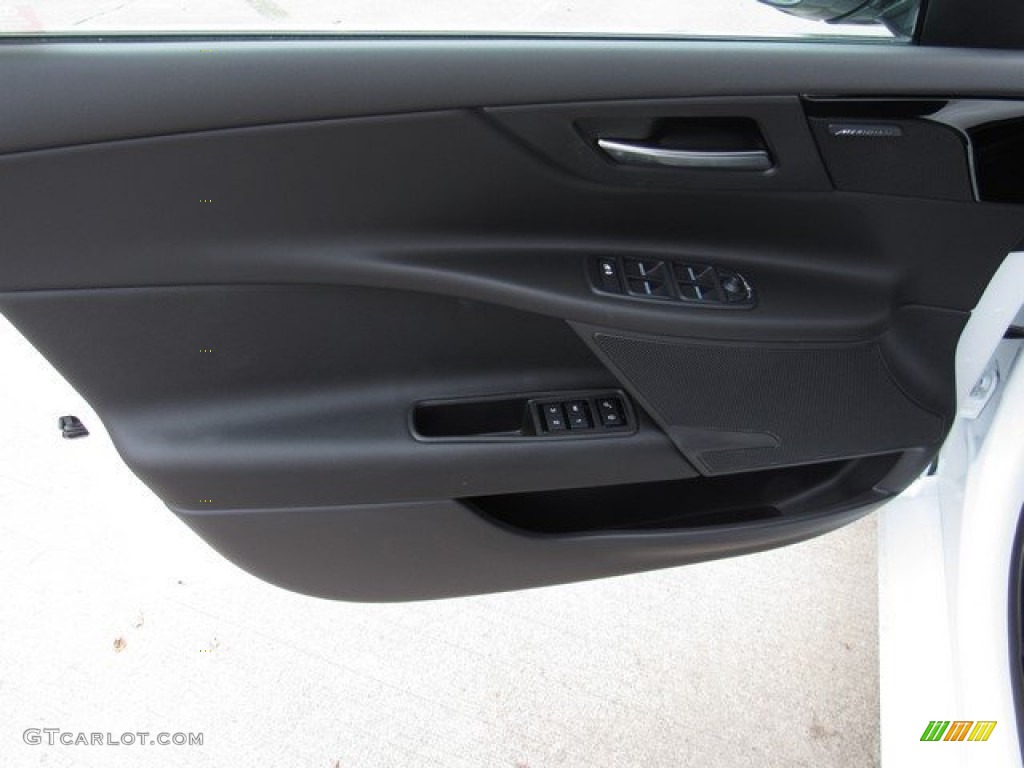 2019 Jaguar XE Premium Door Panel Photos