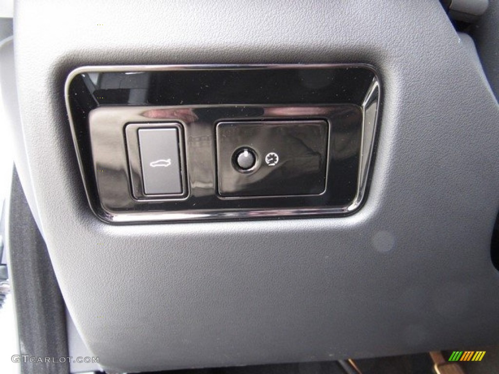 2019 Jaguar XE Premium Controls Photo #130697815
