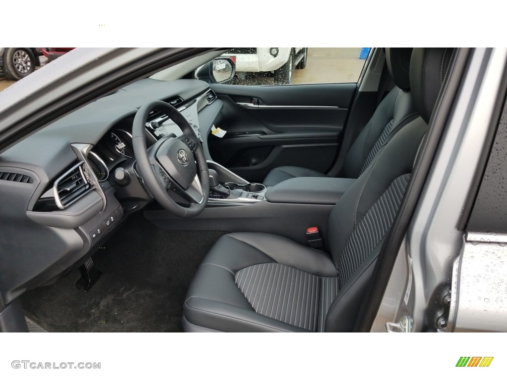 Black Interior 2019 Toyota Camry Hybrid SE Photo #130698166