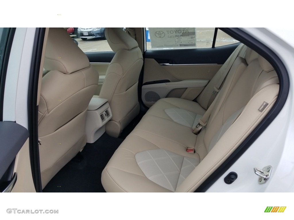 2019 Toyota Camry Hybrid XLE Rear Seat Photo #130698571