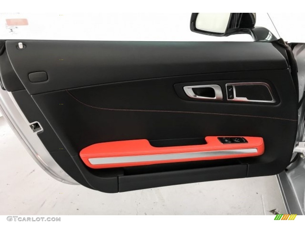 2019 Mercedes-Benz AMG GT Roadster Red Pepper/Black Door Panel Photo #130711439
