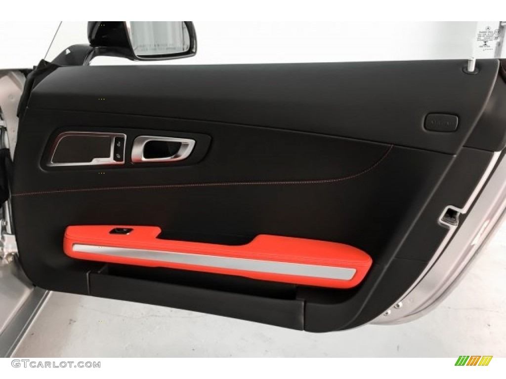 2019 Mercedes-Benz AMG GT Roadster Red Pepper/Black Door Panel Photo #130711502