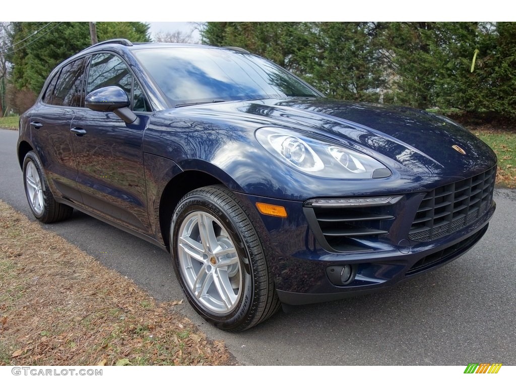 2018 Macan  - Night Blue Metallic / Black/Garnet Red photo #1