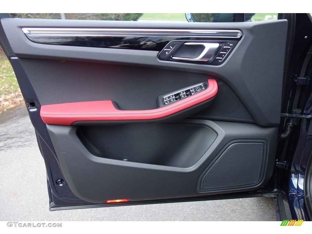 2018 Porsche Macan Standard Macan Model Black/Garnet Red Door Panel Photo #130713330