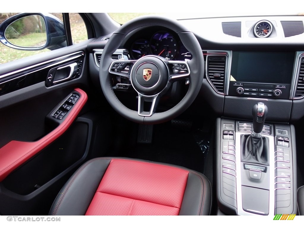 2018 Porsche Macan Standard Macan Model Black/Garnet Red Dashboard Photo #130713372