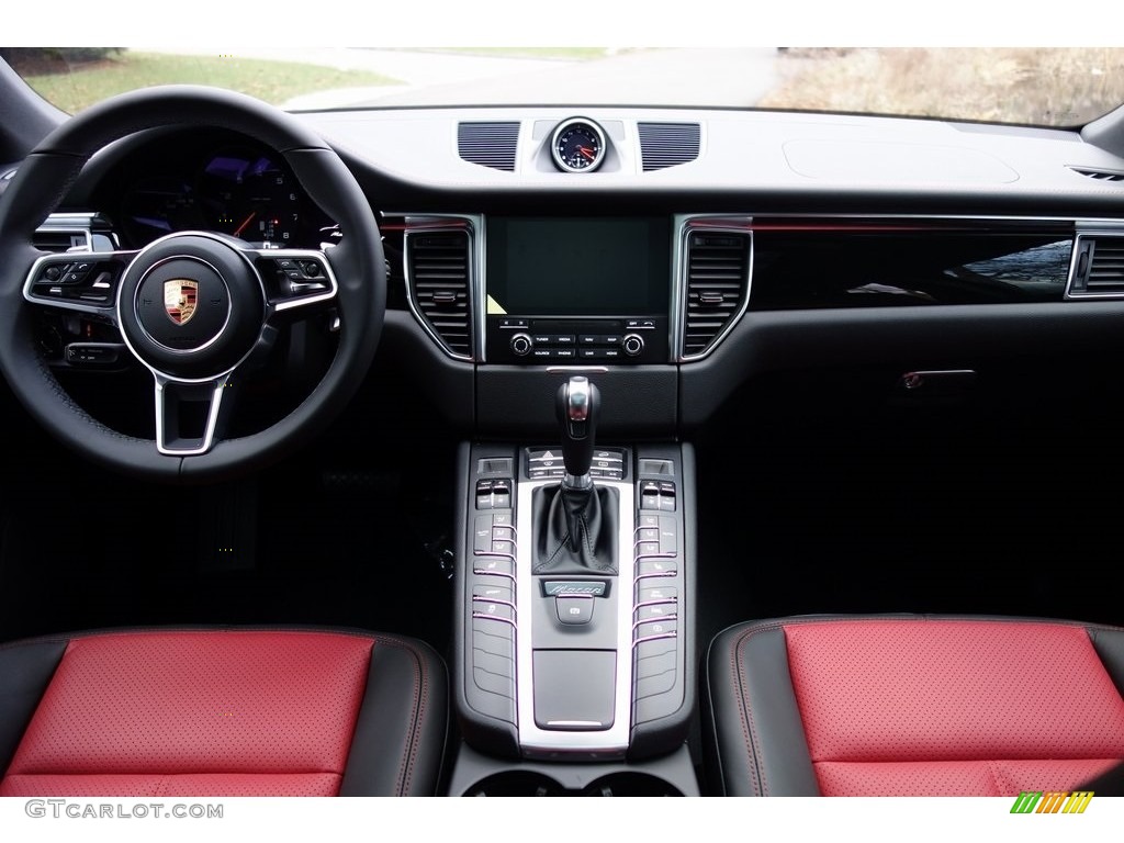 2018 Porsche Macan Standard Macan Model Black/Garnet Red Dashboard Photo #130713390