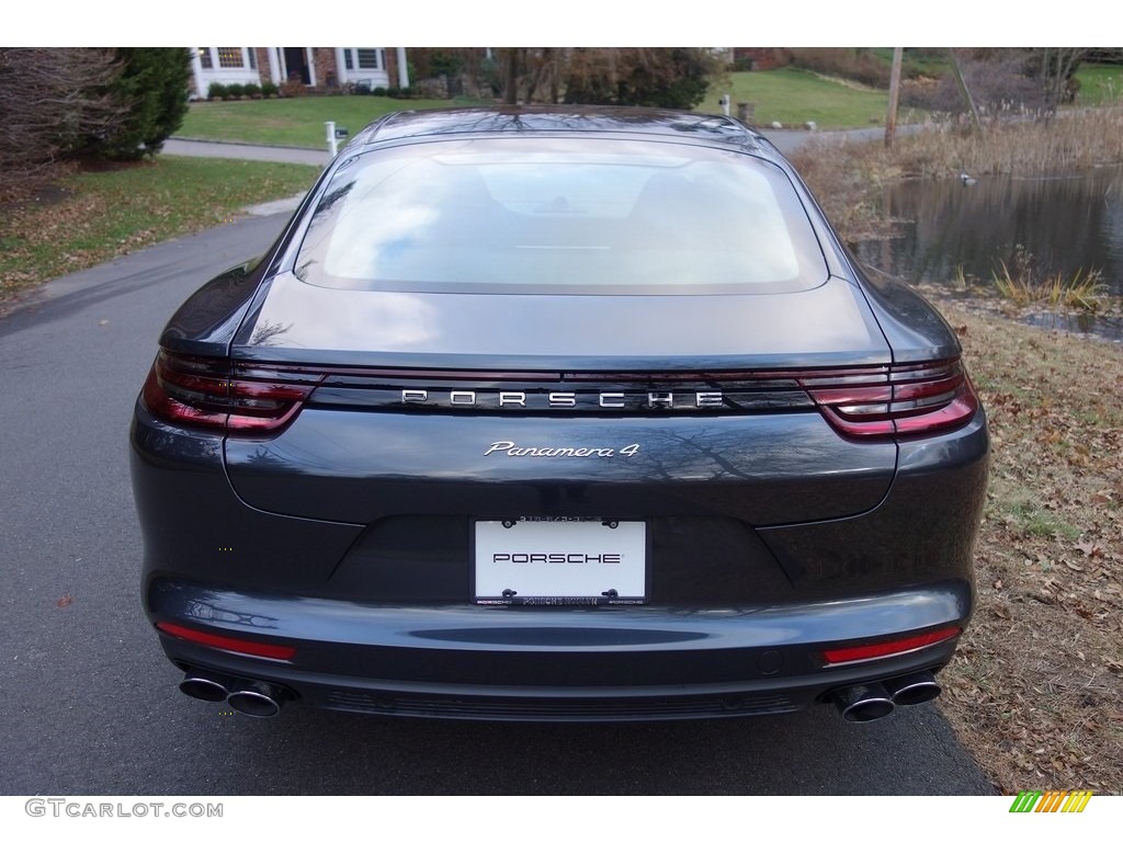 2018 Panamera 4 - Volcano Grey Metallic / Black photo #5