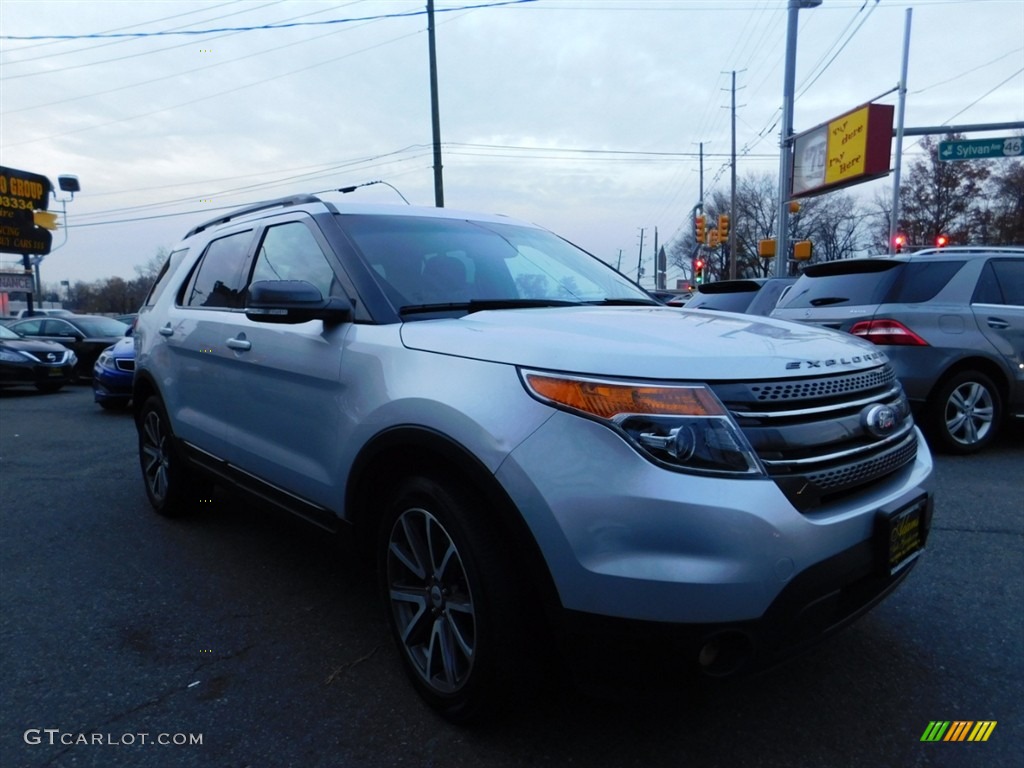 2015 Explorer XLT 4WD - Ingot Silver / Charcoal Black photo #3
