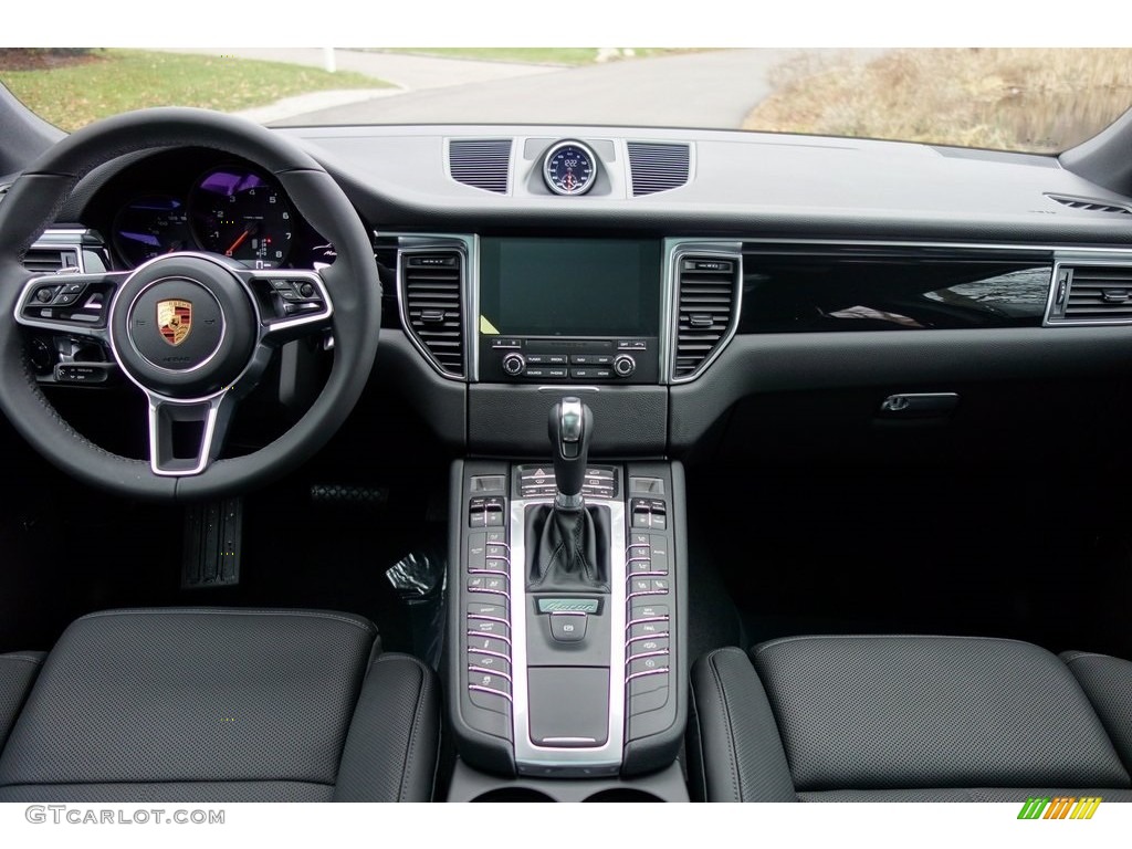 2018 Porsche Macan Sport Edition Black Dashboard Photo #130713858