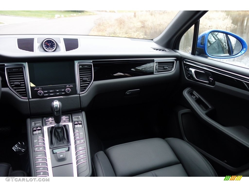 2018 Porsche Macan Sport Edition Dashboard Photos