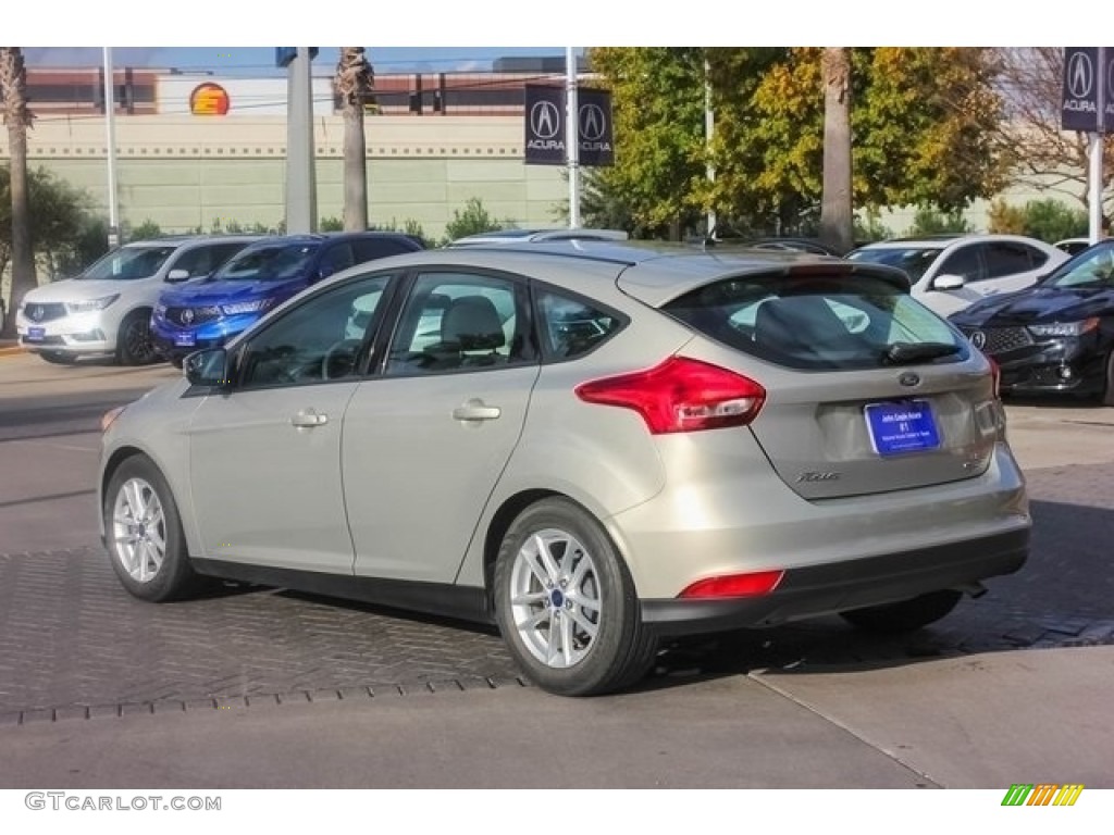 2016 Focus SE Hatch - Tectonic / Charcoal Black photo #5