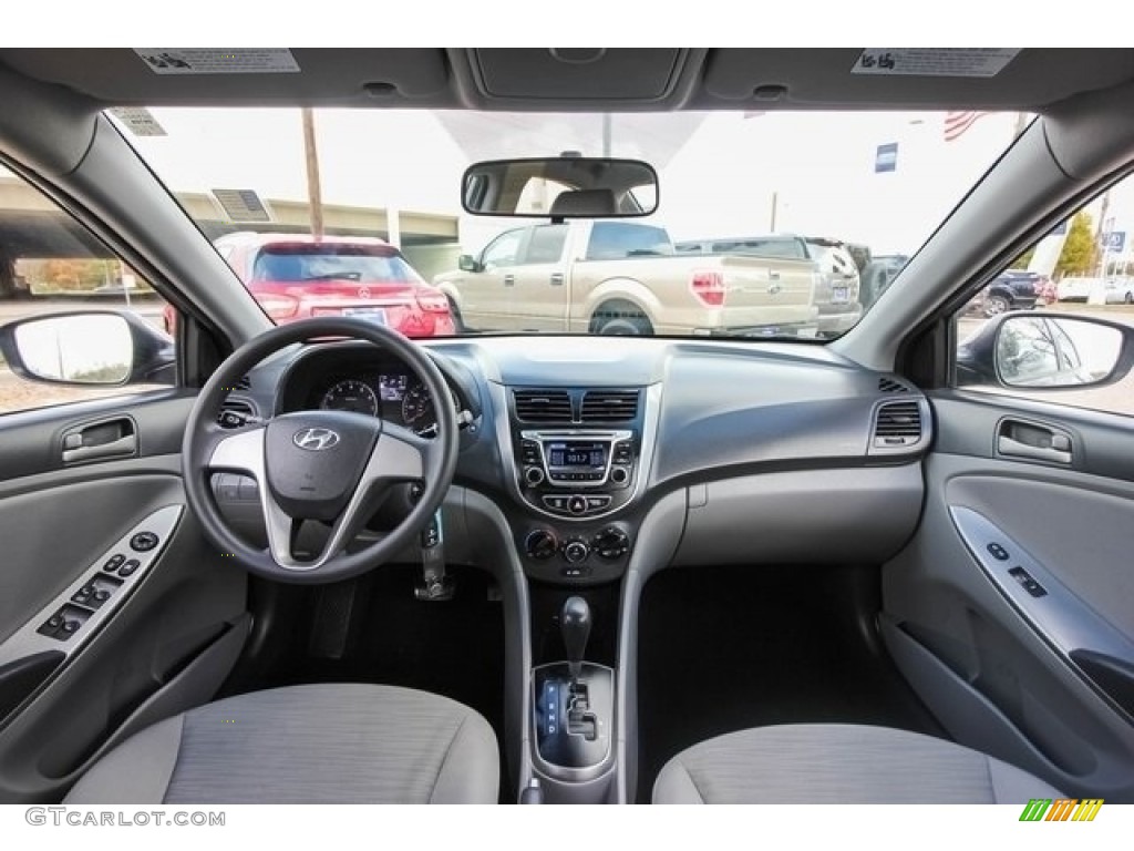2016 Accent SE Sedan - Triathlon Gray / Gray photo #9