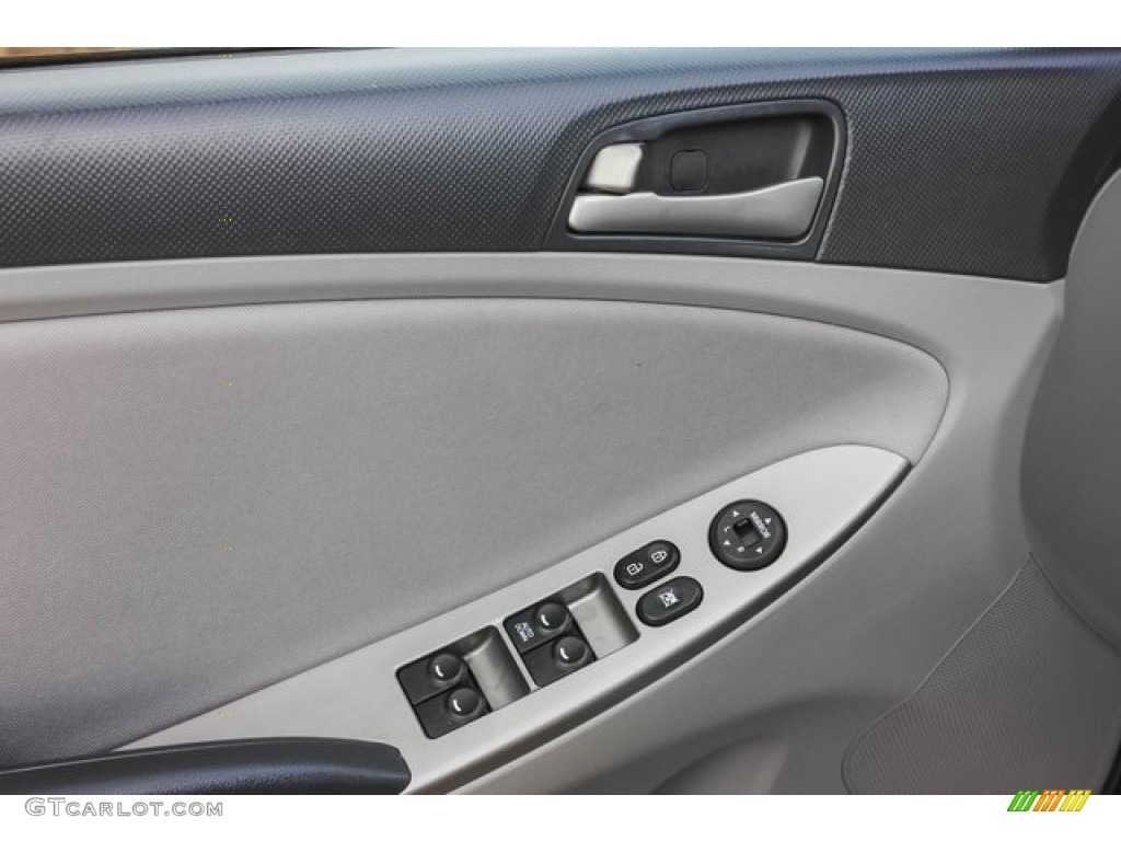 2016 Accent SE Sedan - Triathlon Gray / Gray photo #15