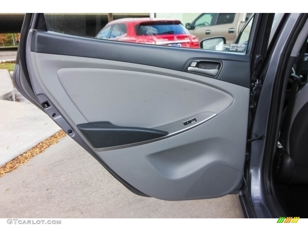 2016 Accent SE Sedan - Triathlon Gray / Gray photo #19