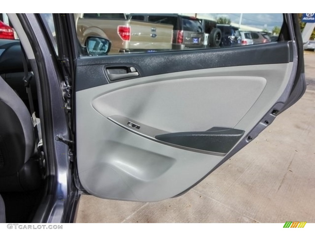 2016 Accent SE Sedan - Triathlon Gray / Gray photo #22