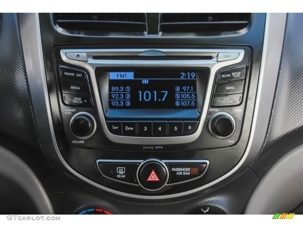 2016 Accent SE Sedan - Triathlon Gray / Gray photo #30
