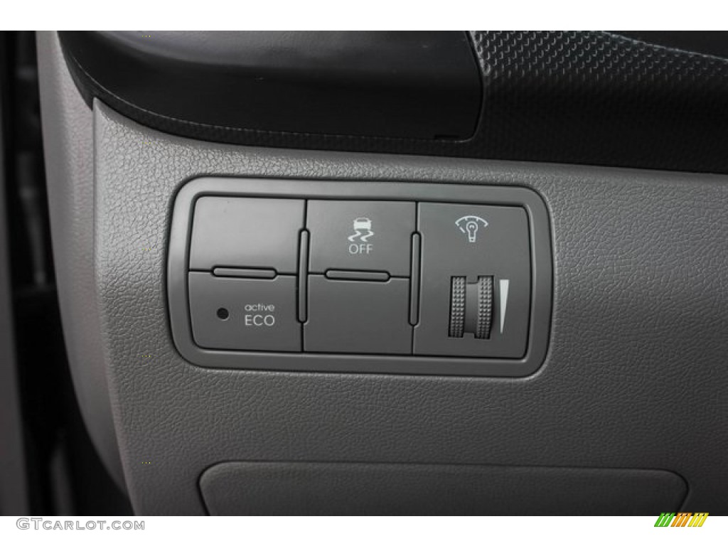 2016 Accent SE Sedan - Triathlon Gray / Gray photo #38