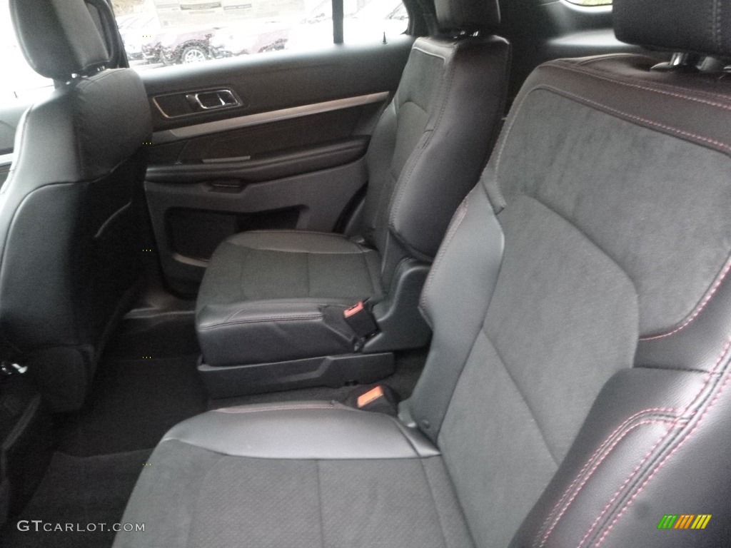 2019 Explorer XLT 4WD - Agate Black / Medium Black photo #8