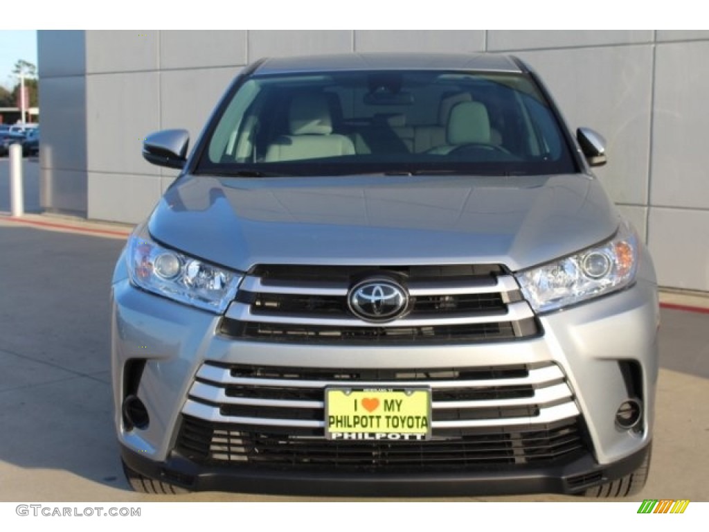 2019 Highlander LE - Celestial Silver Metallic / Ash photo #3