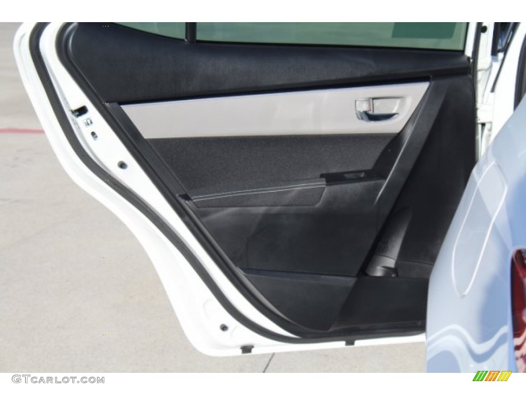 2019 Corolla LE - Super White / Steel Gray photo #14