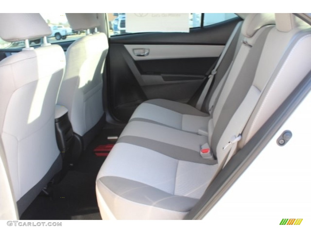 2019 Corolla LE - Super White / Steel Gray photo #15