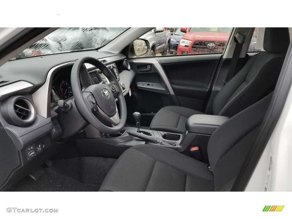 2018 RAV4 LE - Super White / Black photo #2