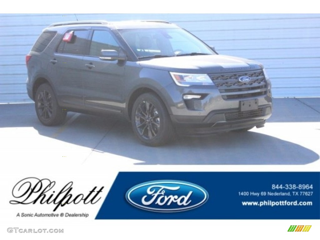 Magnetic Ford Explorer