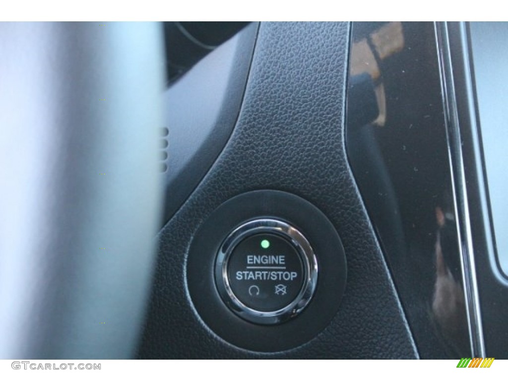 2019 Explorer XLT - Magnetic / Medium Black photo #13