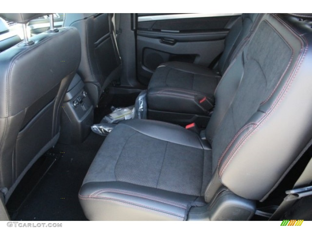 2019 Explorer XLT - Magnetic / Medium Black photo #18