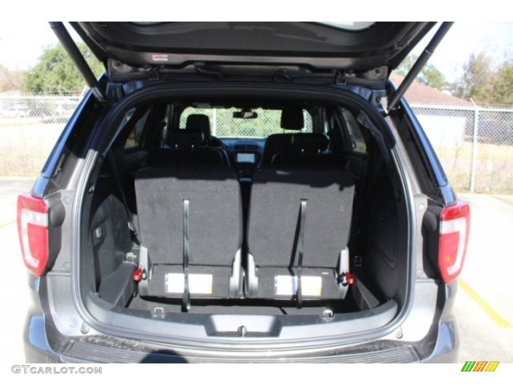 2019 Explorer XLT - Magnetic / Medium Black photo #23