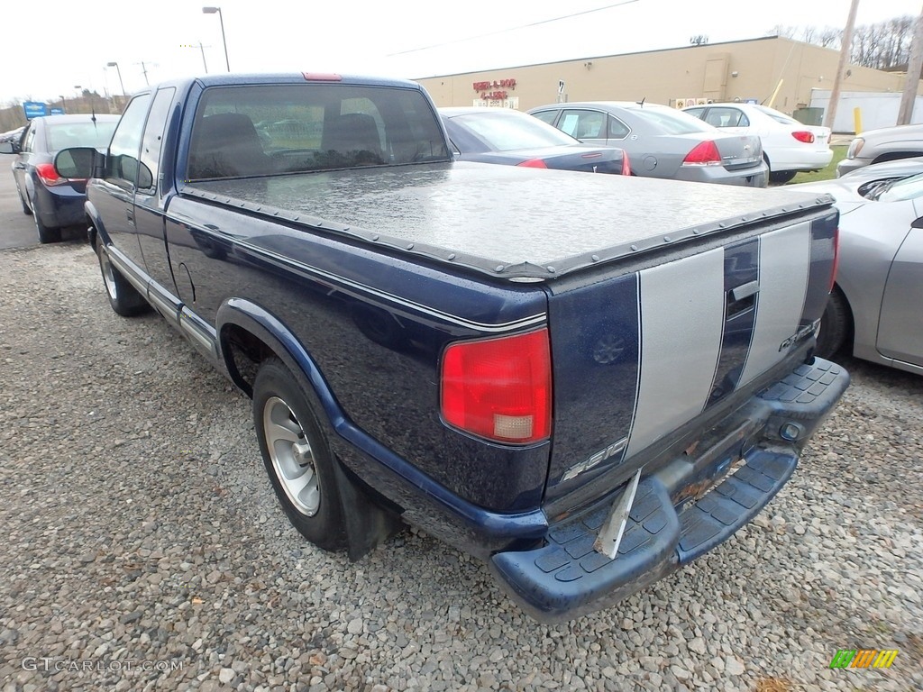 2001 S10 LS Extended Cab - Indigo Blue Metallic / Medium Gray photo #2